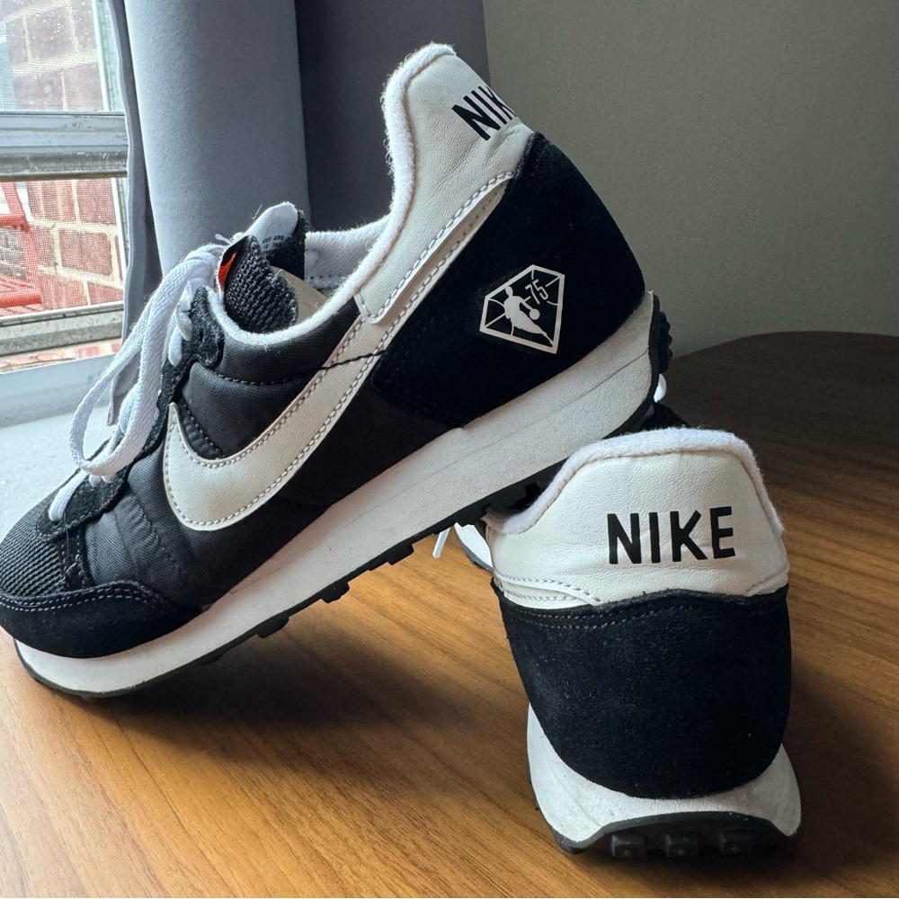 Nike Waffle Trainer Black NBA Logo